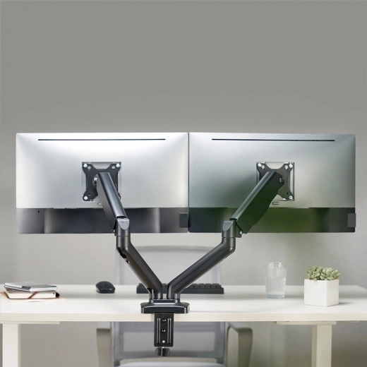 Dva monitory pro maximální produktivitu