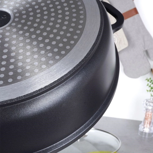 Kompatibilní se všemi sporáky včetně indukce