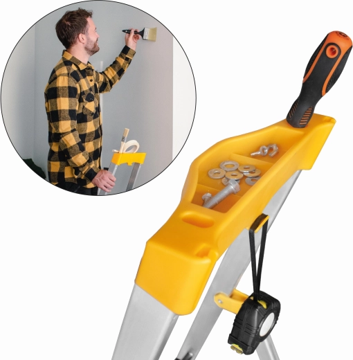 Madlo s praktickou poličkou na nářadí