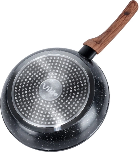 Kompatibilní se všemi typy sporáků včetně indukce