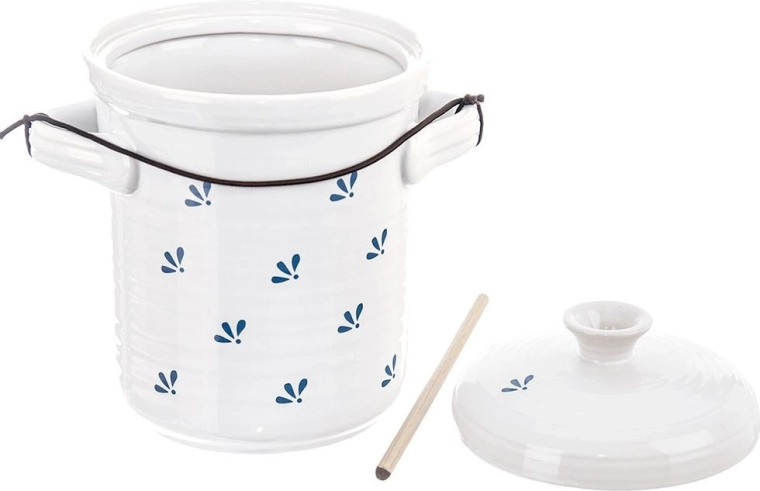 Dvojité víko a přítlak pro bezpečné kvašení