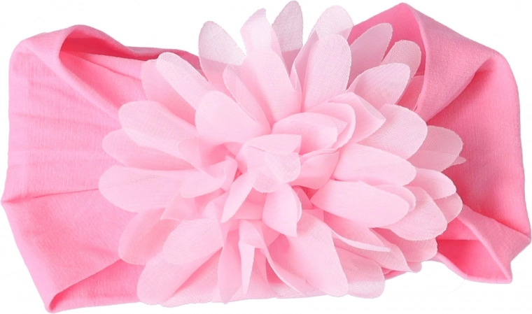 Roztomilý vzhled se stylovou květinou