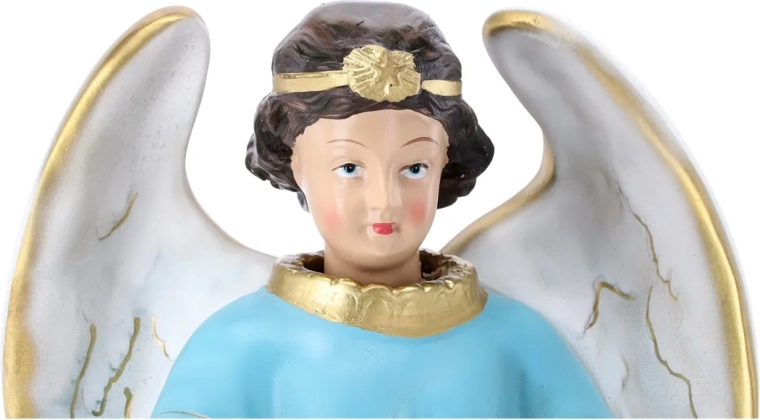 Ruční detaily a zlaté akcenty