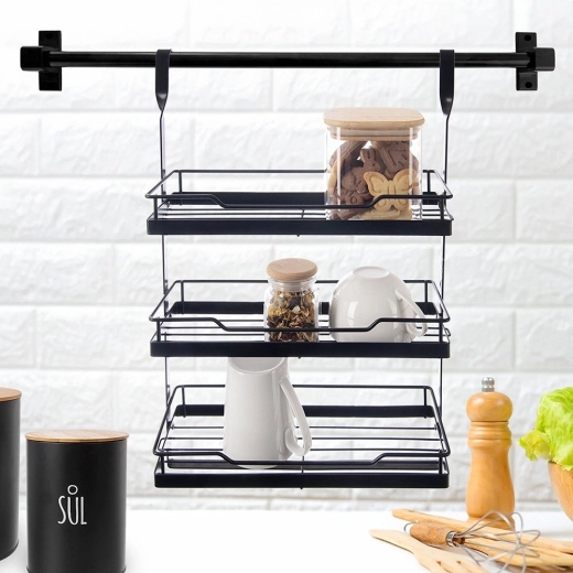 Tři patra úložného prostoru