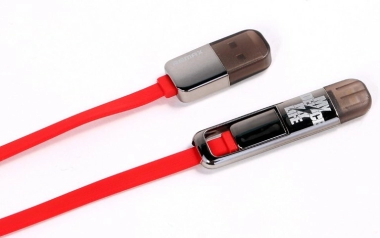 Nabíjení i přenos dat přes USB 2.0