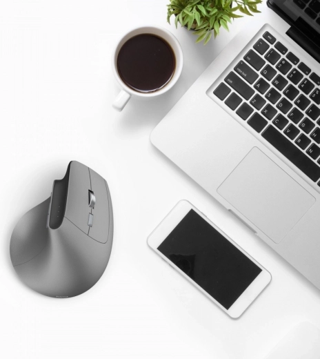 Multi-device připojení: 2× Bluetooth + rádio