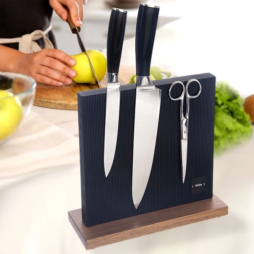 Oboustranná magnetická plocha pro více úložného prostoru