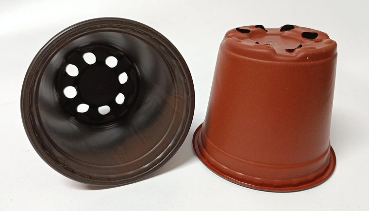 Lehčený květináč 10,7 cm terakota/černá