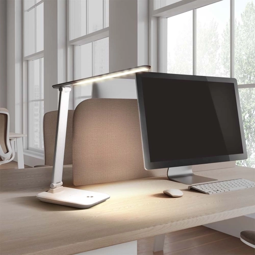 Nastavitelná konstrukce a moderní bílý design