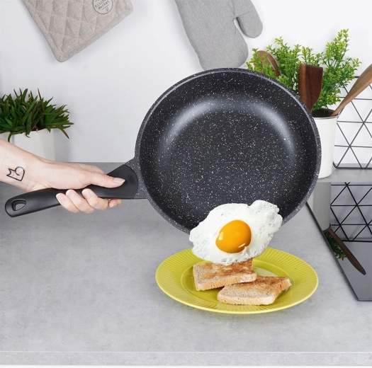 Nepřilnavý granitový povrch bez PFOA a PTFE