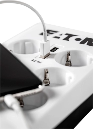 Dva USB porty 2.4 A pro rychlé nabíjení