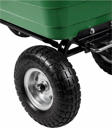 Čtyři velká pneumatiková kola do každého terénu