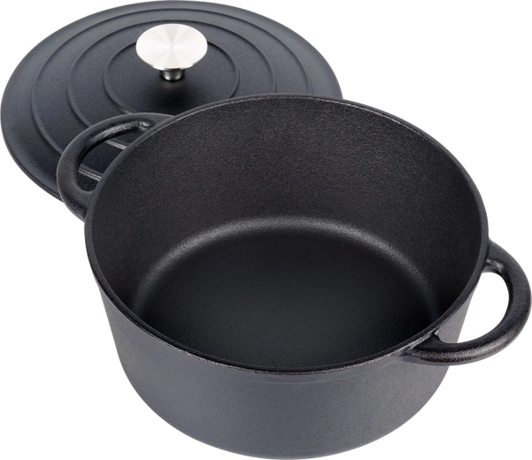 Pohodlné úchyty a těsná poklice