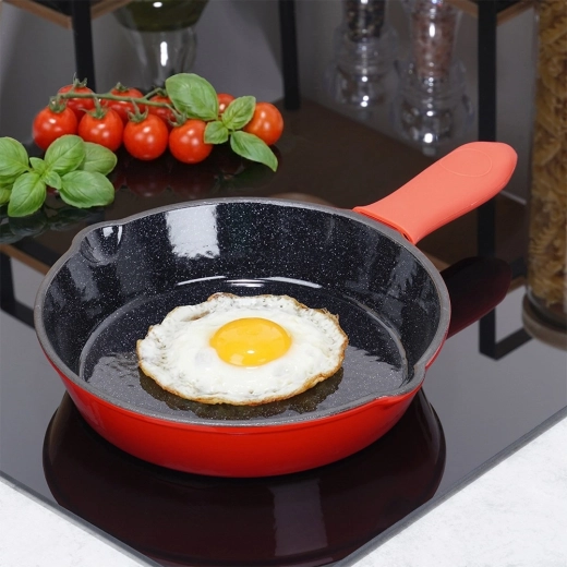 Rovnoměrné smažení a dlouhá akumulace tepla