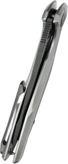 Titanová rukojeť a bezpečný Frame Lock