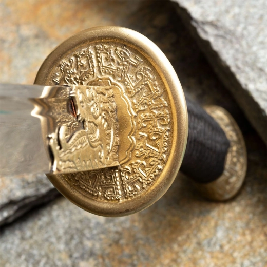 Mosazná záštita a hedvábné opletení