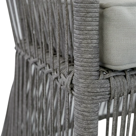 Vzdušný ratanový výplet s moderním vzhledem