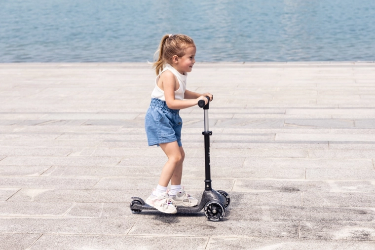 Stabilní tříkolová konstrukce a řízení nakláněním