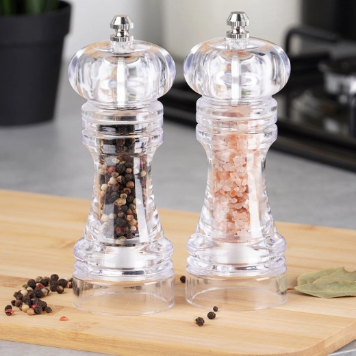 Průhledné tělo pro snadnou kontrolu