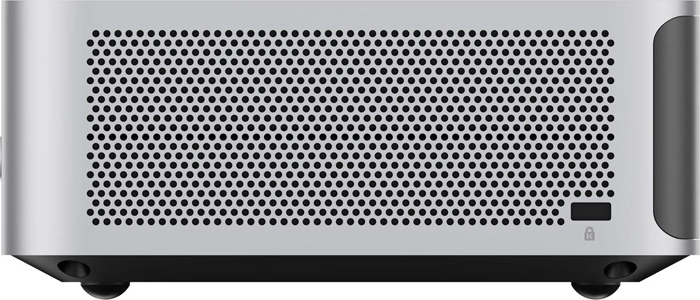 Tiché, efektivní chlazení v kovovém šasi