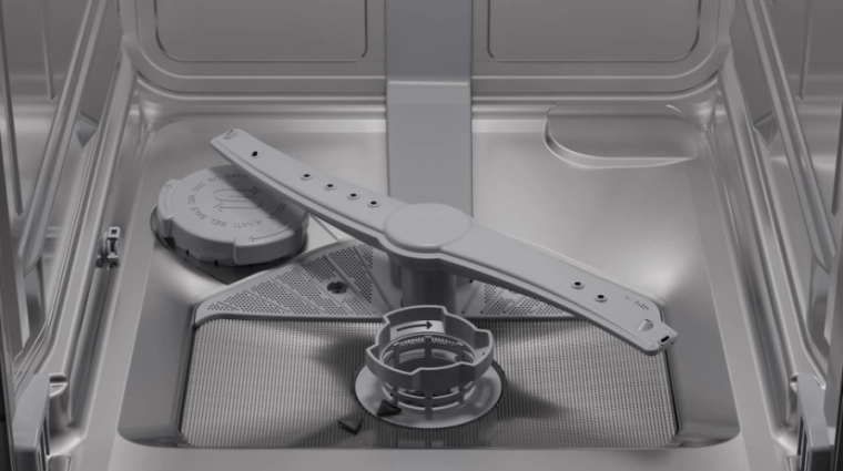 Efektivní mytí díky ostřikovacím ramenům a filtraci