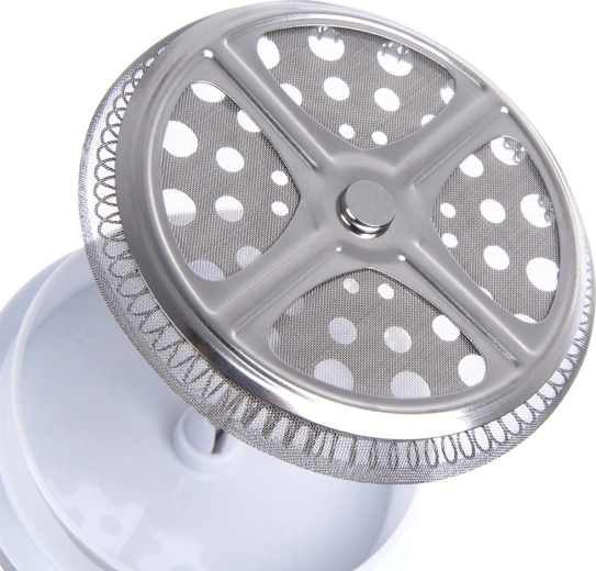 Čistý nápoj díky jemnému nerezovému sítku