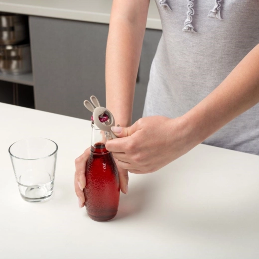 Pevná nerez, jistý úchop ze silikonu