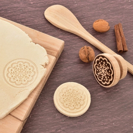 Jemný a výrazný otisk sněhové vločky