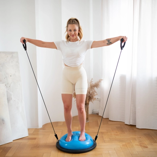 Trénink horní části těla s expandéry