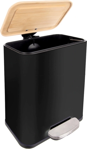 Elegantní kombinace kovu a bambusu