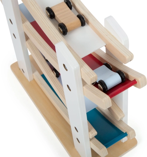 Čtyři barevná autíčka v balení