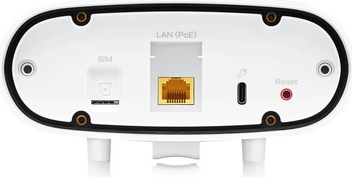 Snadná instalace s PoE a 2,5GbE
