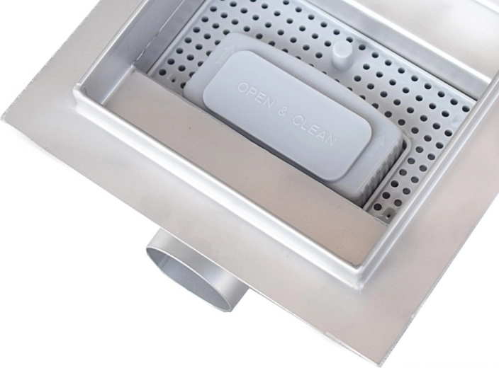 Snadné čištění s vyjímatelným košíkem