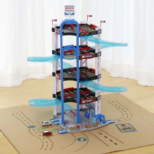 Pět pater závodní zábavy