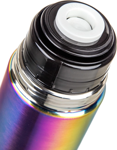 Tlačítkový uzávěr pro pohodlné nalévání