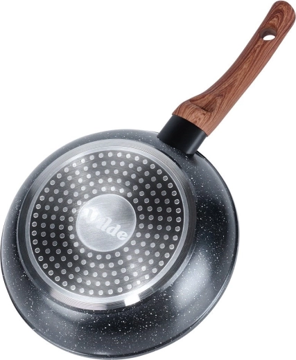 Vhodná na všechny typy sporáků včetně indukce