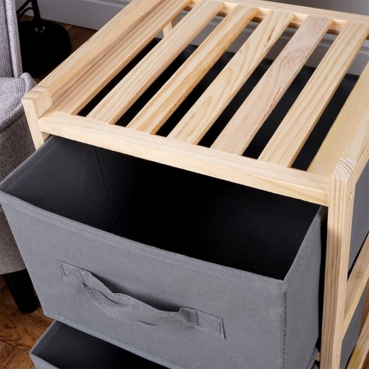 Přírodní borovicové dřevo