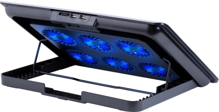Šest ventilátorů pro maximální chlazení