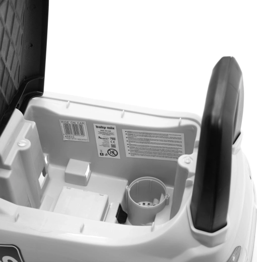 Úložný prostor pod sedadlem