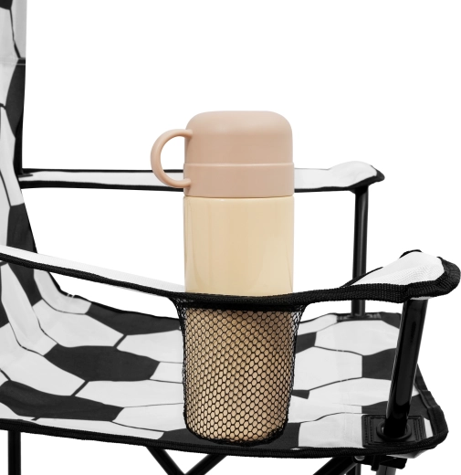 Integrovaný držák nápojů v područce