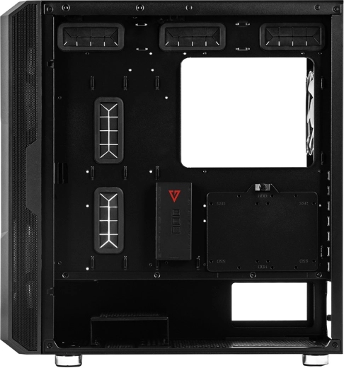 Prostorný interiér a čistý cable management