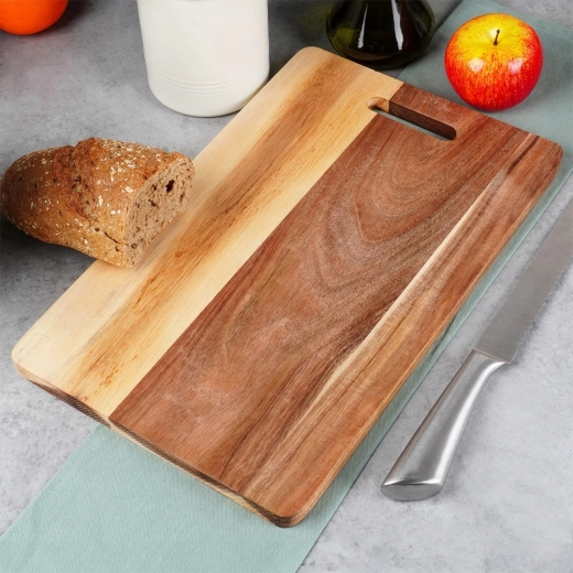 Všestranné použití: krájení i servírování