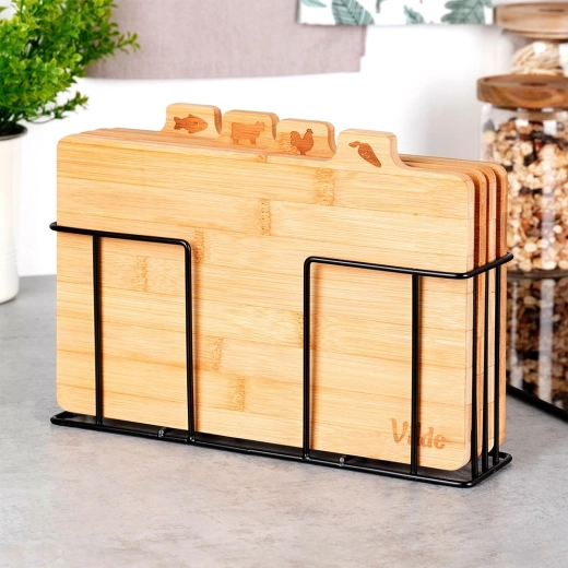 Stabilní kovový stojan šetří místo