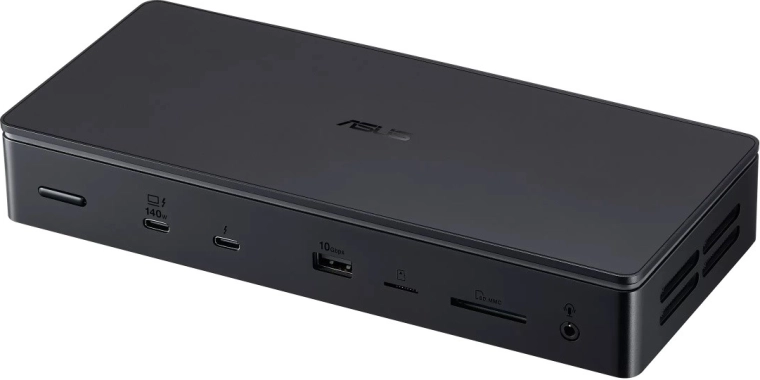 SSD slot a čtečka paměťových karet