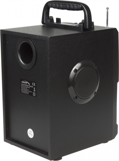 Široké možnosti připojení a FM rádio