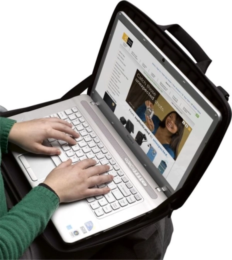 Používejte notebook přímo v pouzdře