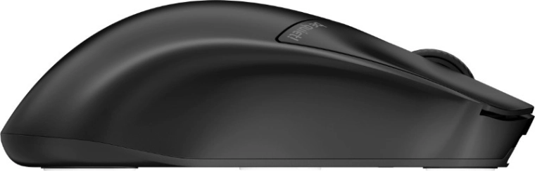 Superlehké tělo 55 g a symetrická ergonomie