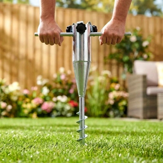 Snadná instalace díky bočním madlům