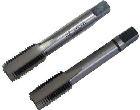 Maticový závitník M4 × 0,70 z nástrojové oceli