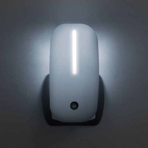 LED orientační noční světlo se světelným senzorem, bílé